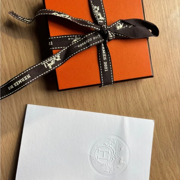 Brand new Hermès Orange and Yellow Enamel Bracelet limited Edition - Picture 8 of 8